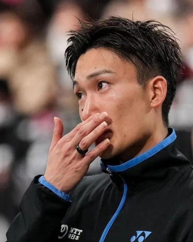 泰国羽毛球队绝杀韩国羽毛球队，桃田贤斗完成帽子戏法