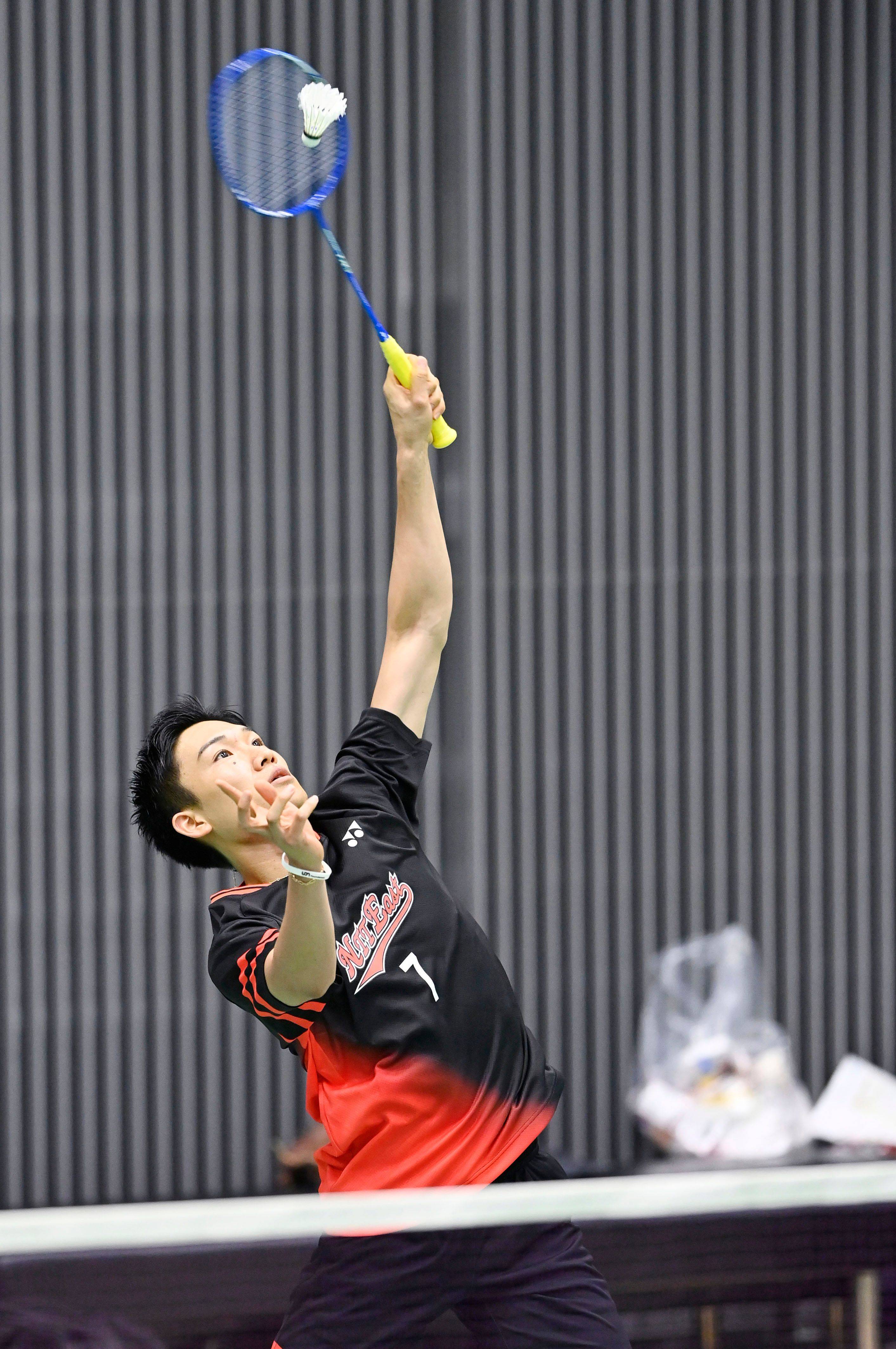 包含英格兰羽毛球队险胜泰国羽毛球队，桃田贤斗送出助攻的词条