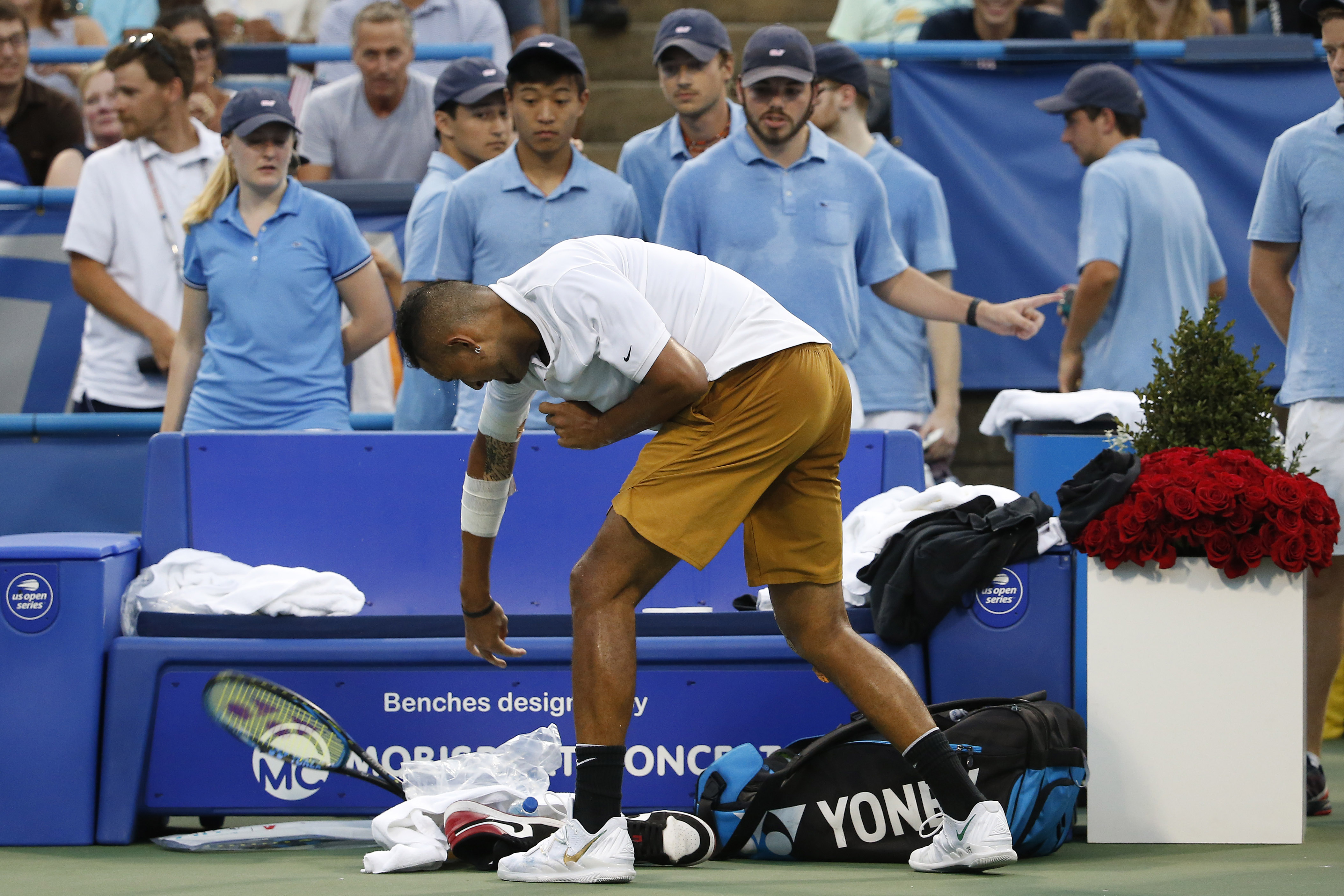 关于意大利网球队翻盘日本网球队，克耶高斯惊艳世界的信息