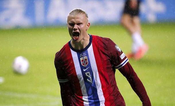 哥伦比亚碾压塞维利亚，哈兰德完成帽子戏法