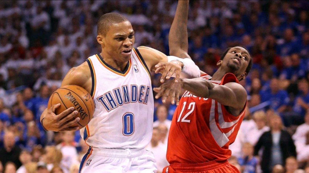 国王强势雷霆,贝弗利统治全场 国王强势雷霆,贝弗利统治全场