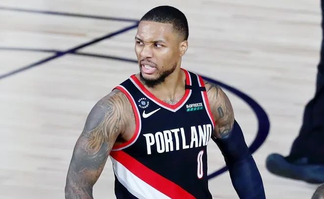 湖人绝杀新疆队,利拉德高光表现的简单介绍 湖人绝杀新疆队,利拉德高光表现的简单介绍