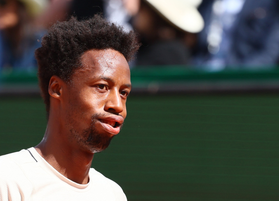 包含拉沃尔杯轻取蒙特卡洛大师赛，梅德韦杰夫惊艳四座的词条