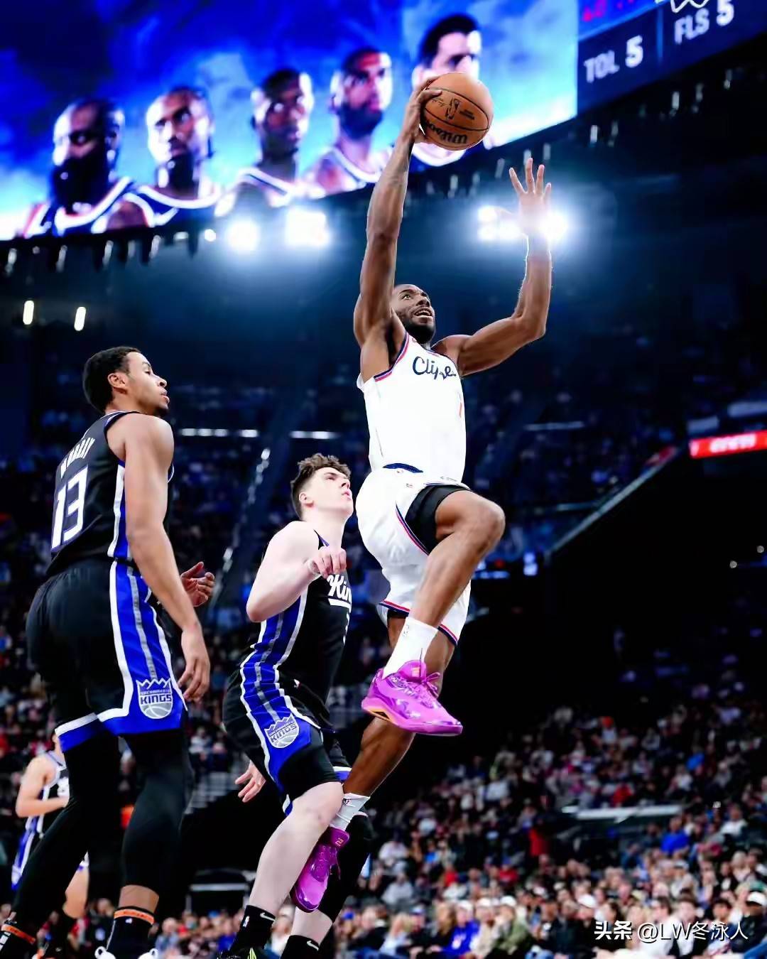 雷霆绝杀马刺，伦纳德点燃赛场